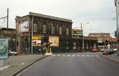 BRUSSEL KUREGEM  85-9887.jpg